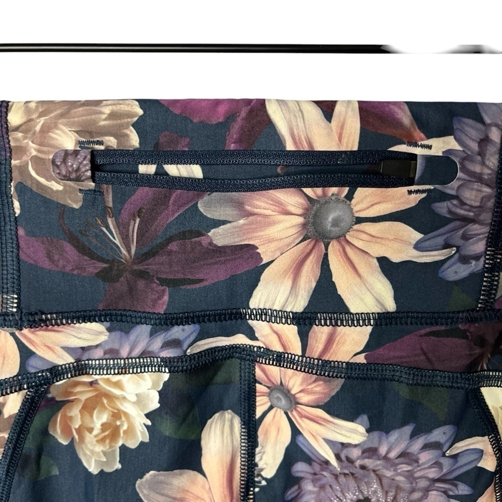 Sweaty Betty Zero Gravity Floral 7/8 Length Leggings Blue Size XS Activewear - Picture 7 of 9